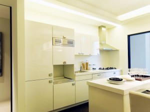 极简小厨房装修效果图 纯白色橱柜图片