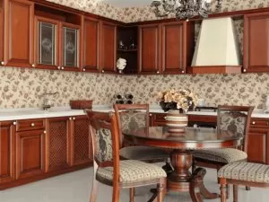 欧式风格整体厨房装修效果图 棕色实木橱柜图片