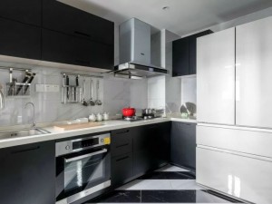 现代黑白风格厨房装修效果图 L型橱柜设计图片