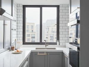 典雅欧式厨房装修效果图 灰色整体橱柜图片