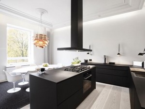 黑色厨房装修效果图 岛台橱柜设计效果图