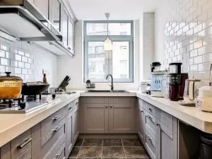 灰色整体橱柜装修效果图 U型厨房设计图