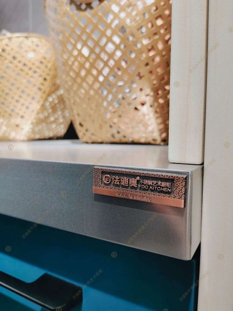 法迪奥不锈钢艺术厨柜图片 蓝色系橱柜产品效果图_14