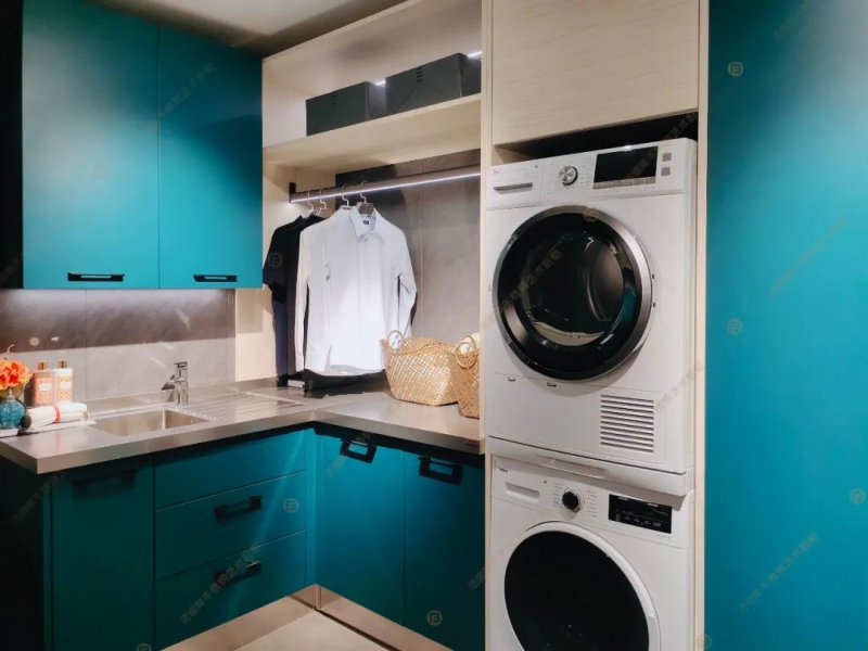法迪奥不锈钢艺术厨柜图片 蓝色系橱柜产品效果图_1